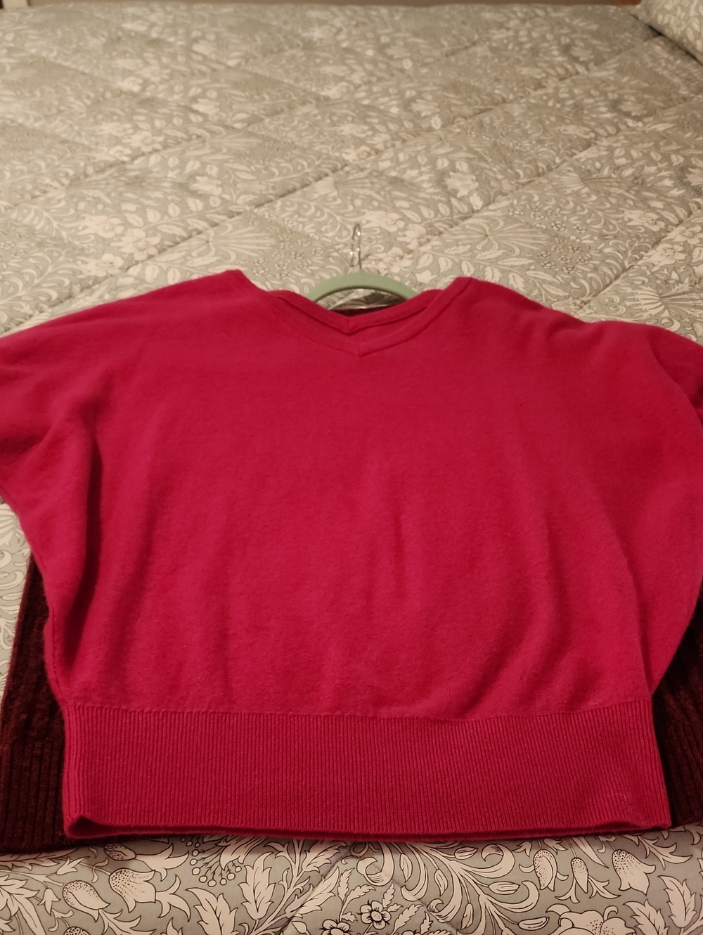 Three Nice Fall Winter Sweaters - Picture 11 of 15